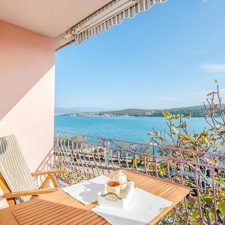 Gorgeous Apartment In Cizici With House Sea View Bagian luar foto